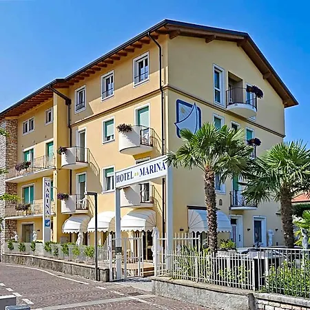 Marina 2*