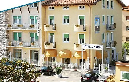 Marina فندق باردولينو